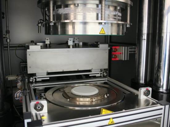 Sistema de estampado en caliente/litografía de nanoimpresión Jenoptik HEX 03
